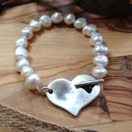 Danon Jewellery Pearl Bracelet with Chunky Heart