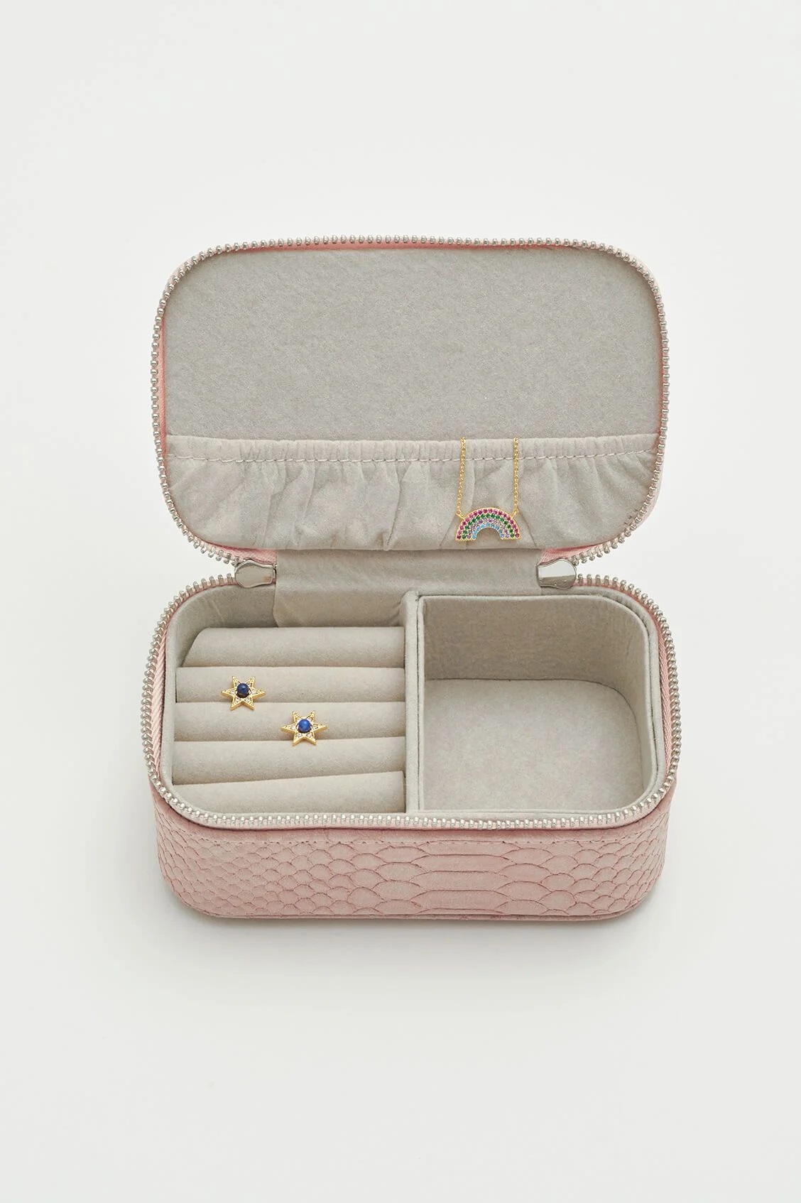 Portefeuille Pour Documents De Voyage Estella Bartlett - Rose Poudré, Cuir Végétalien, Design Londonien, Idée Cadeau